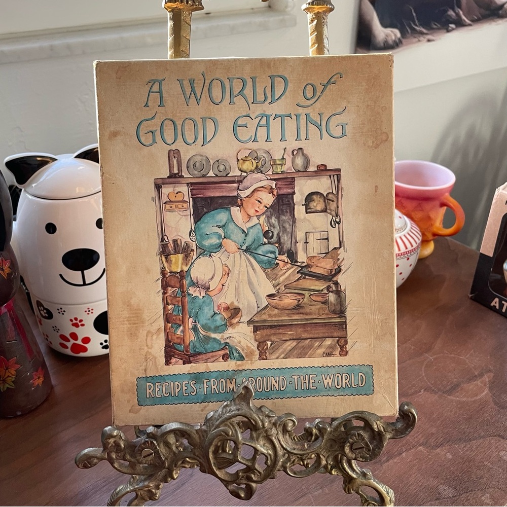 A World of Good Eating Recipes From Around the World 1951 Boxed